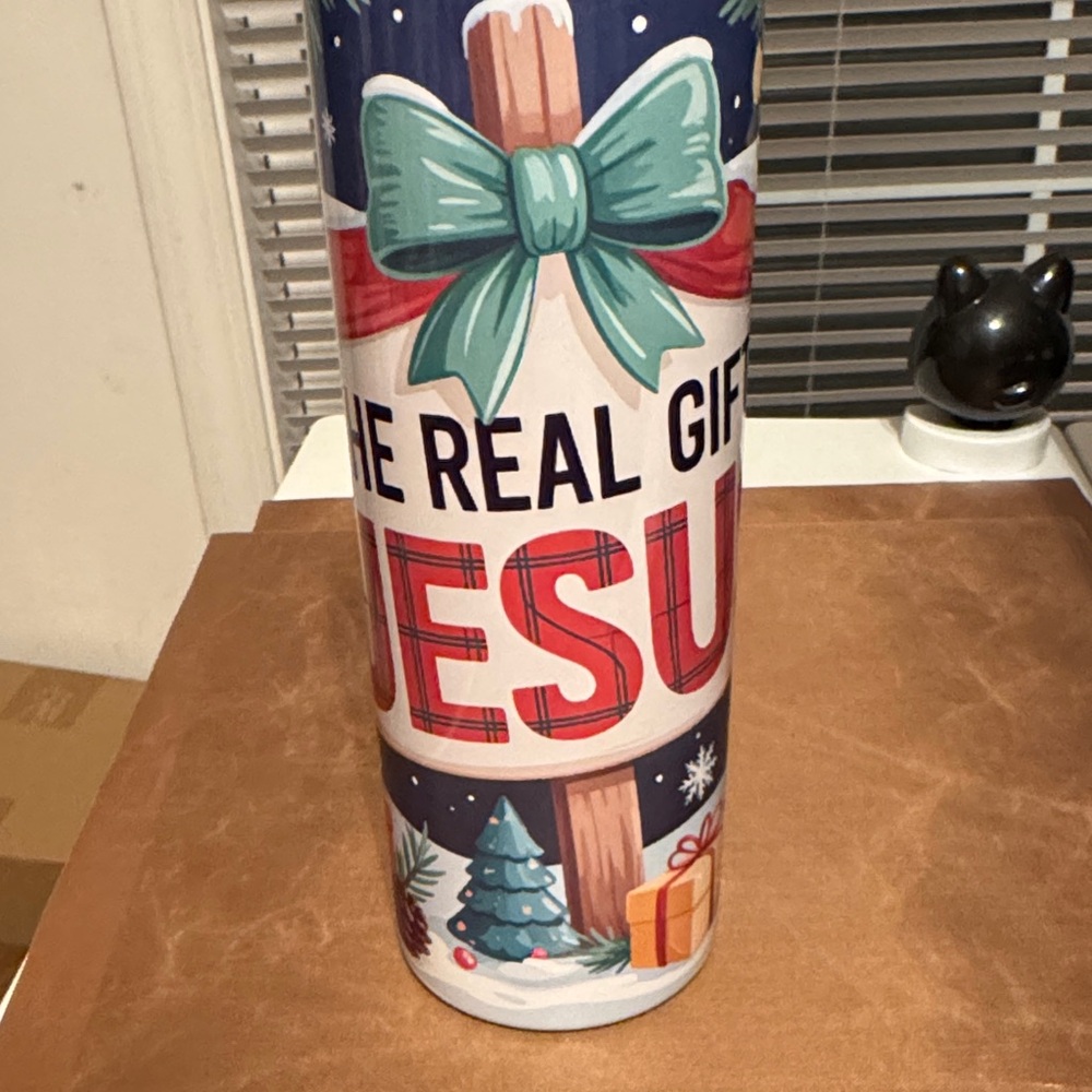 Christmas Themed Tumbler with Bow and Gift Design